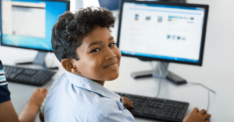 Redesigning a technology enabled-curriculum and adaptive pedagogy for online learning