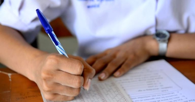 Balancing summative and formative assessment: Achieving fair online ...