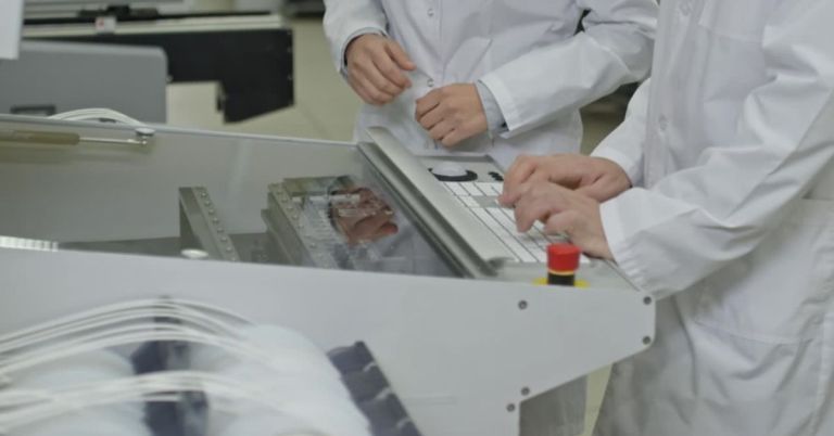 Forming links to the real-world- The influence of industry on curriculums