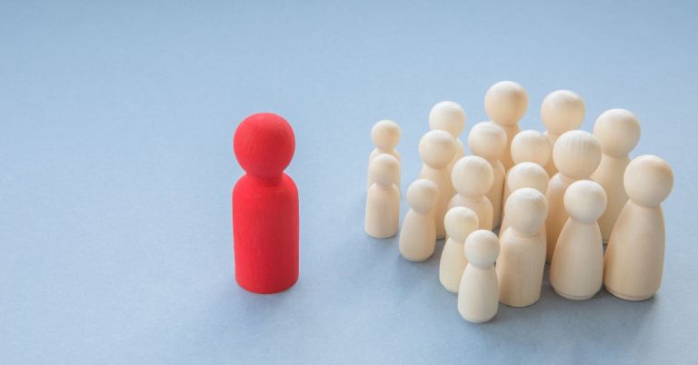 School leaders in focus- How strategic leadership is driving the evolution of hybrid education